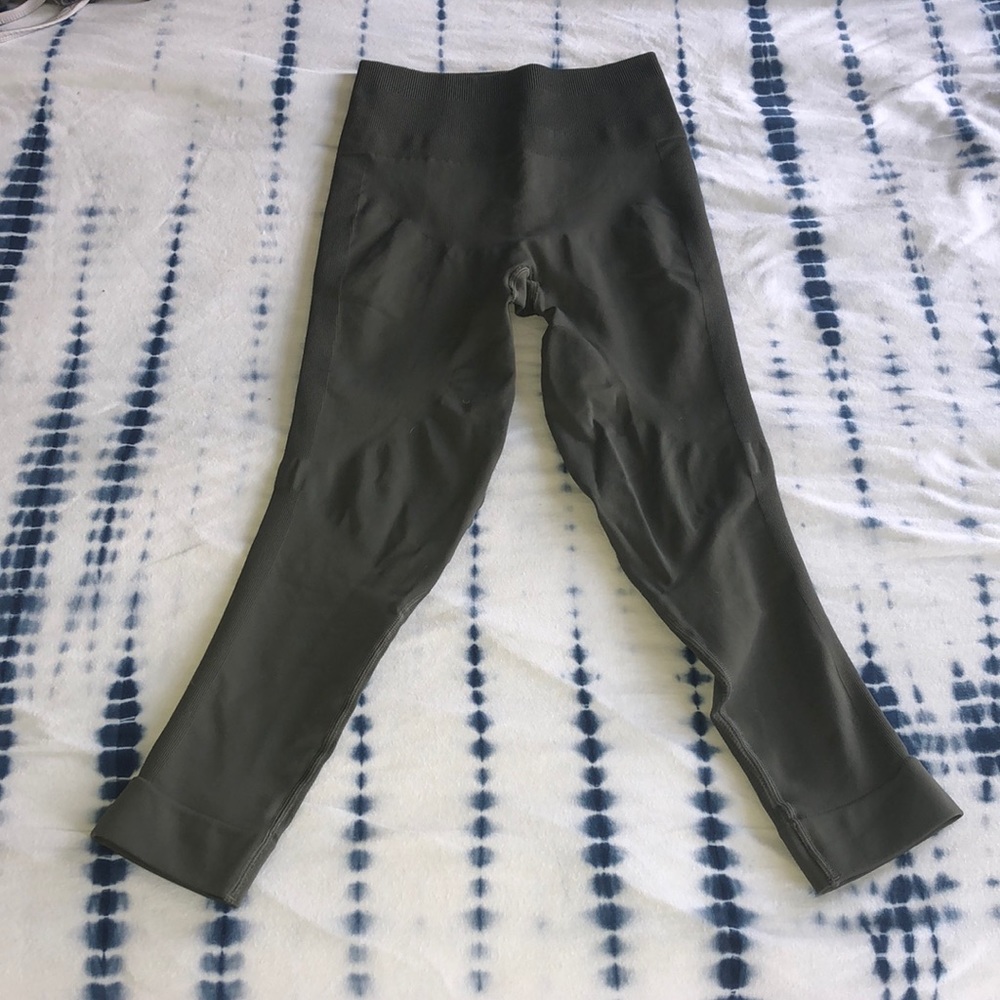 Lululemon size 4 leggings